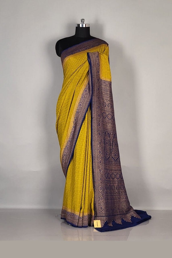 Khaddi Saree in Crepe Fabric With Contrast Blouse