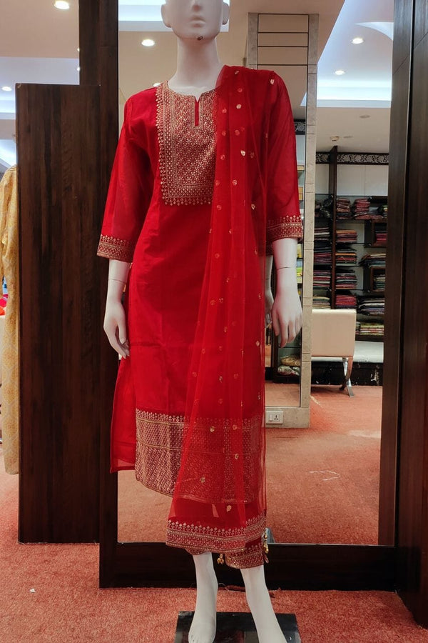 Kurta Pant Set In Red With Zari Work