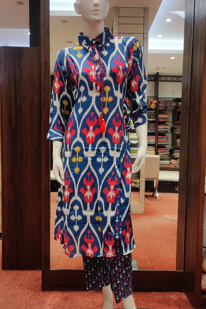Kurti Pant Set With Ikat Patola Print