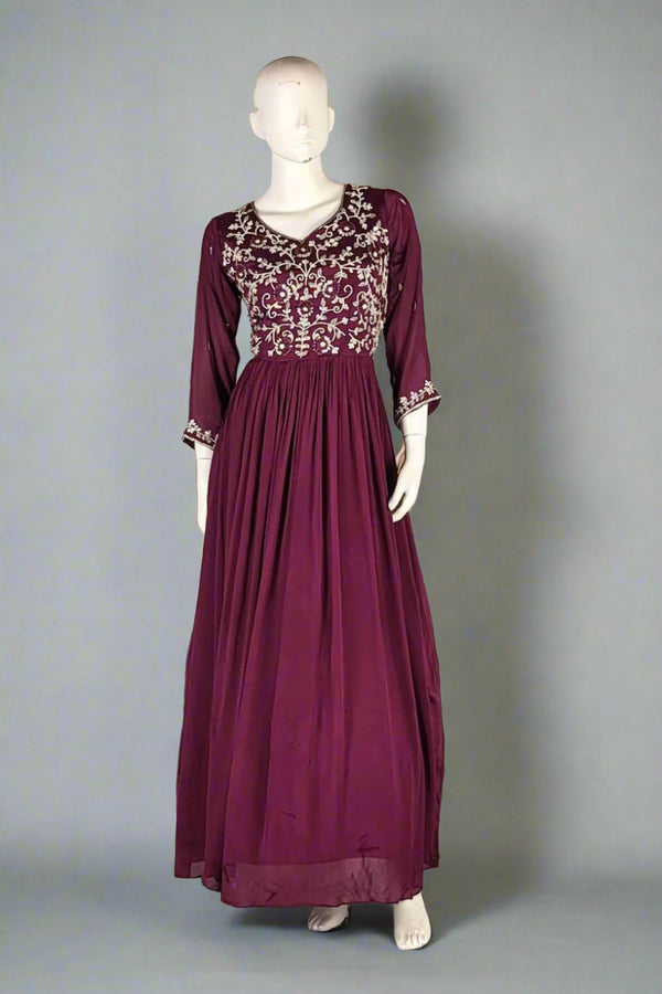 Light Gown in Silk with Embropidered Yoke