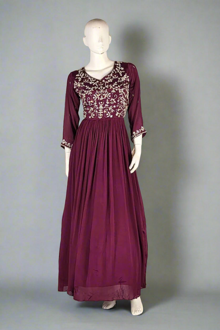 Light Gown in Silk with Embropidered Yoke