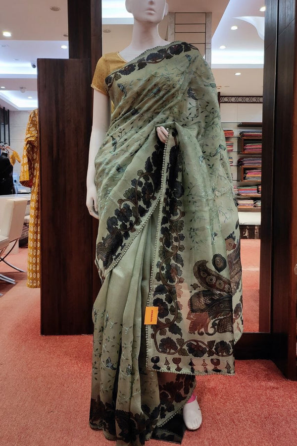 Organza Saree With Thread Embroidery