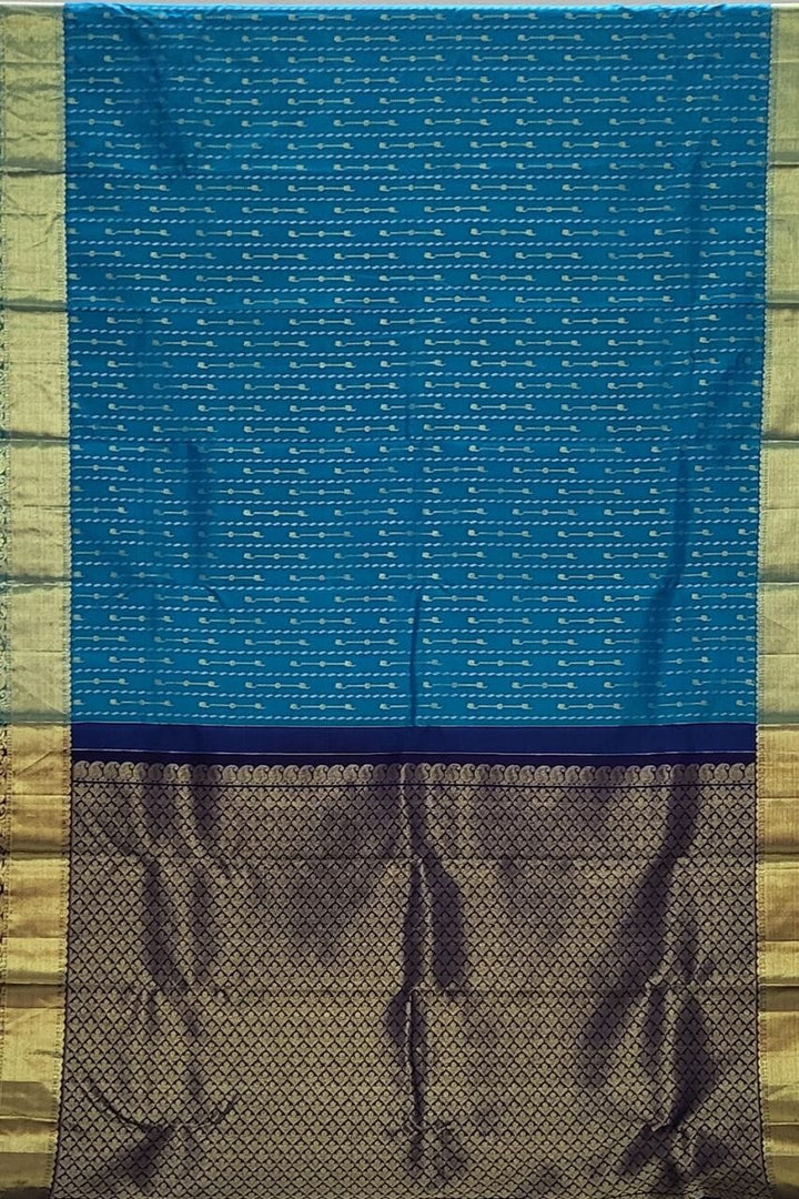 Traditional Kanjivaram Silk Saree with Contrast Pallu