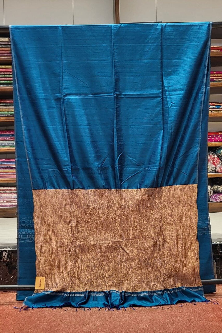 Pure Matka Silk Saree With Crushed Pallu