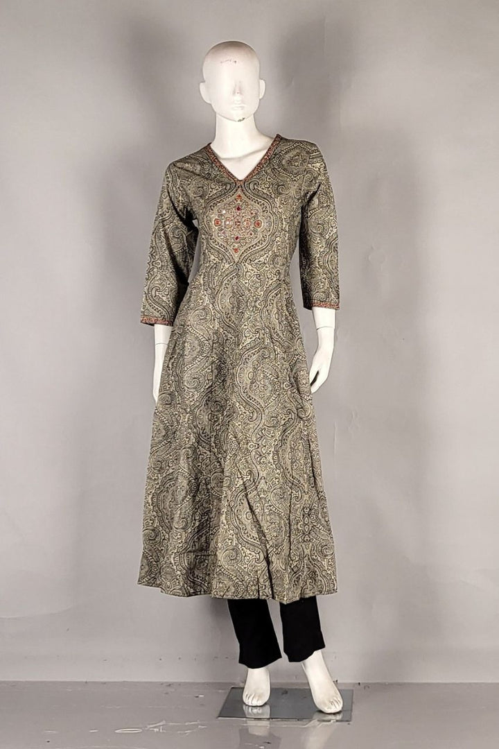 V- Neck Salwar Suit Set in Printed Cotton 