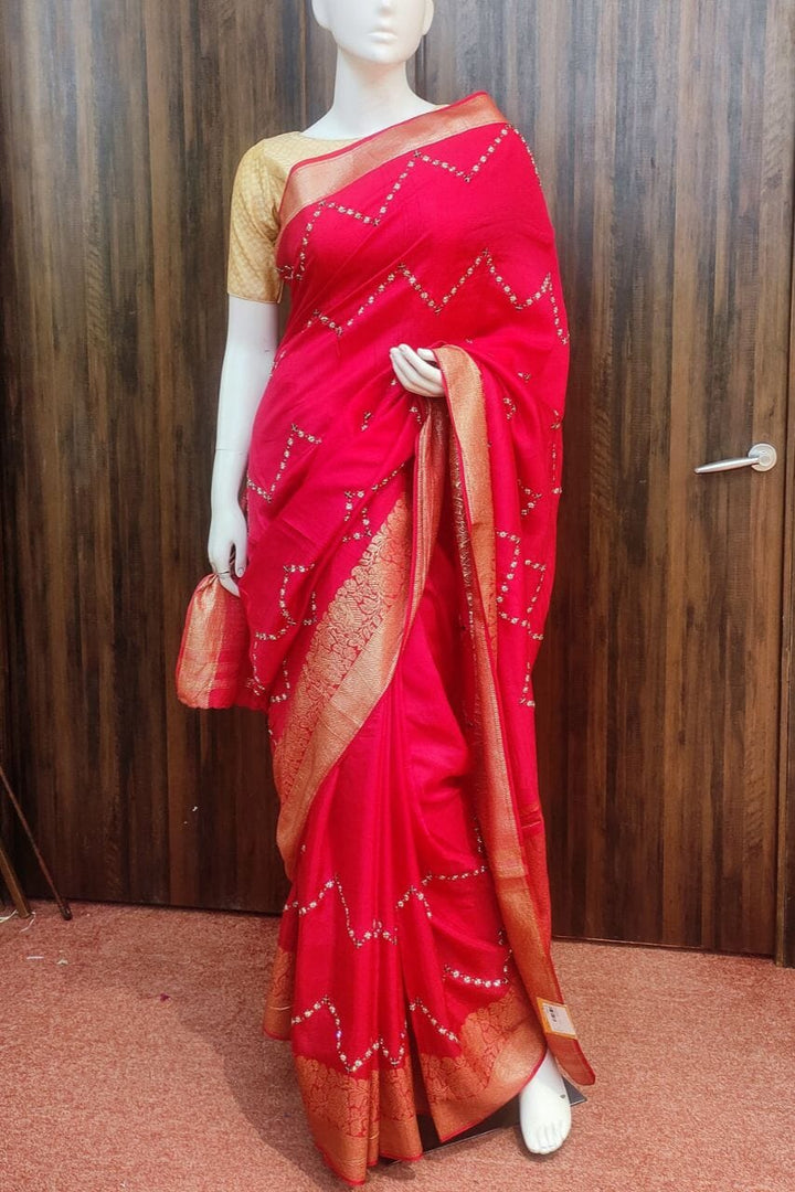 Dola Silk Saree With Zig-Zag Work