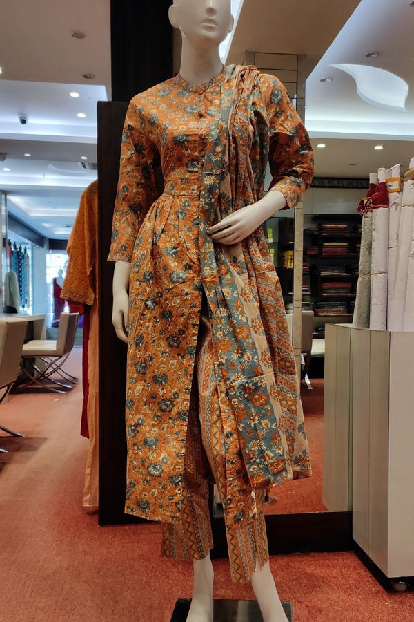 Floral Printed Kurti With Straight Pant And Dupatta