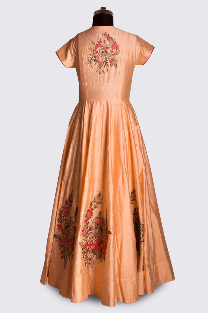 Long Heavy Suit In Peach Colour - Sundari