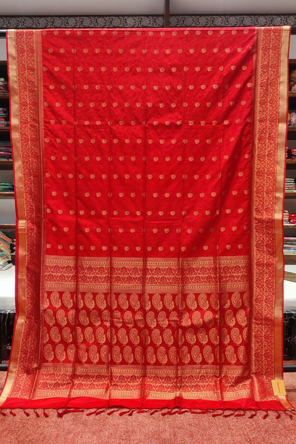 Nano Silk Saree With Peacock Motif Booti