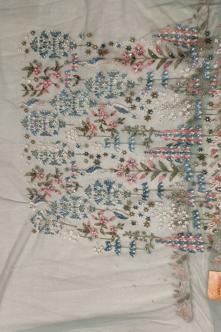 Saree With Thread Embroidered 