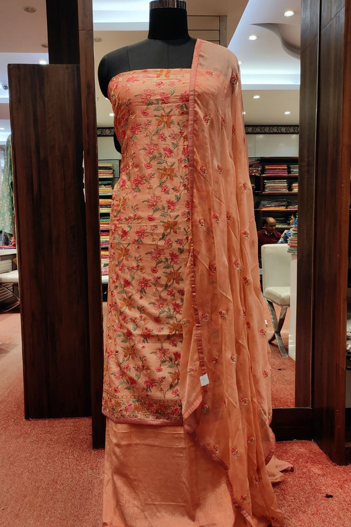 Suit Piece In Crepe Silk With Thread Woven