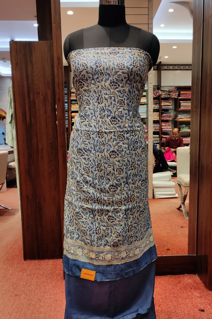 Unstitched Salwar Suit With Kantha Stitch 