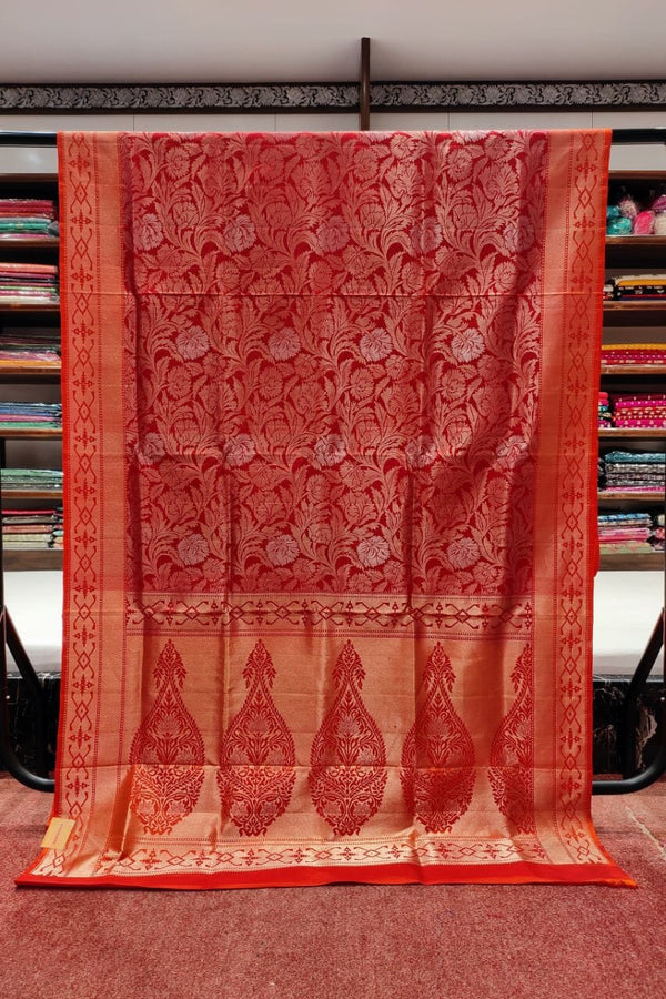 Wedding Look Saree For The Bride In Red Color